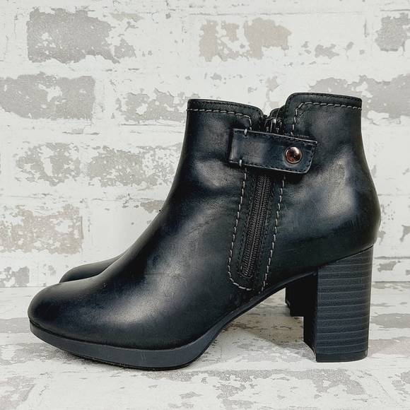 Clarks Shoes - NEW Clarks Bayla Glow Black Leather Block Heel Ankle Boots K395